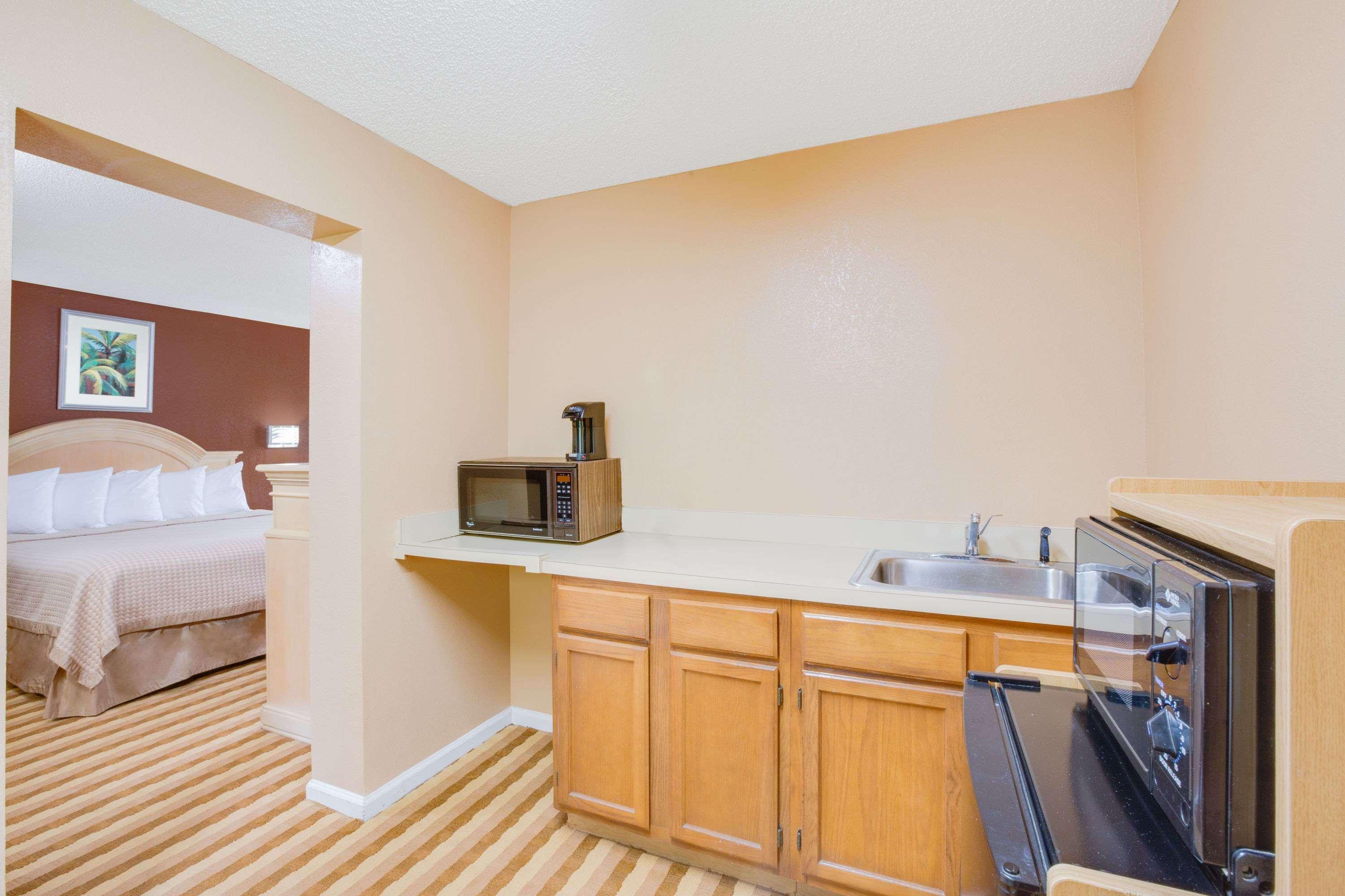 Columbus Inn And Suites Exteriér fotografie