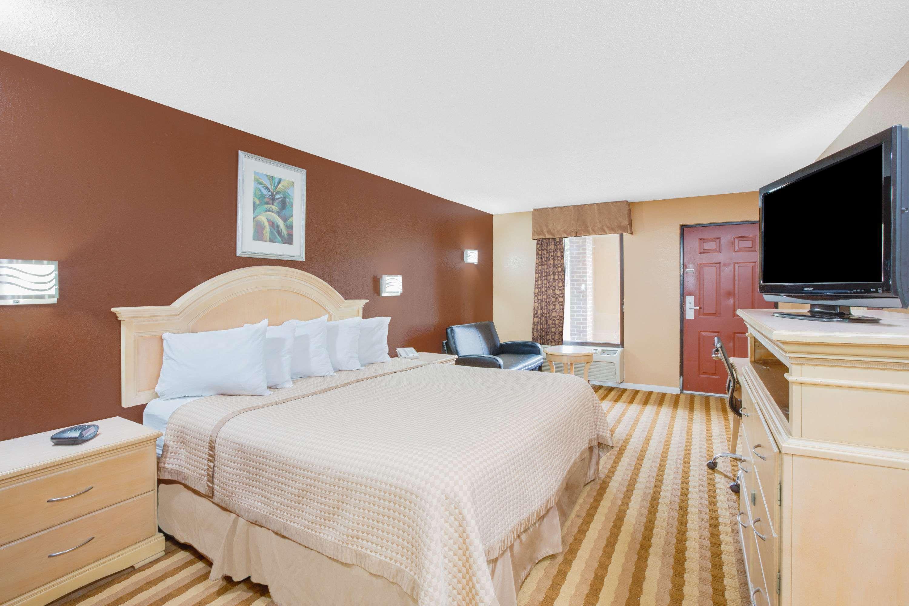 Columbus Inn And Suites Exteriér fotografie
