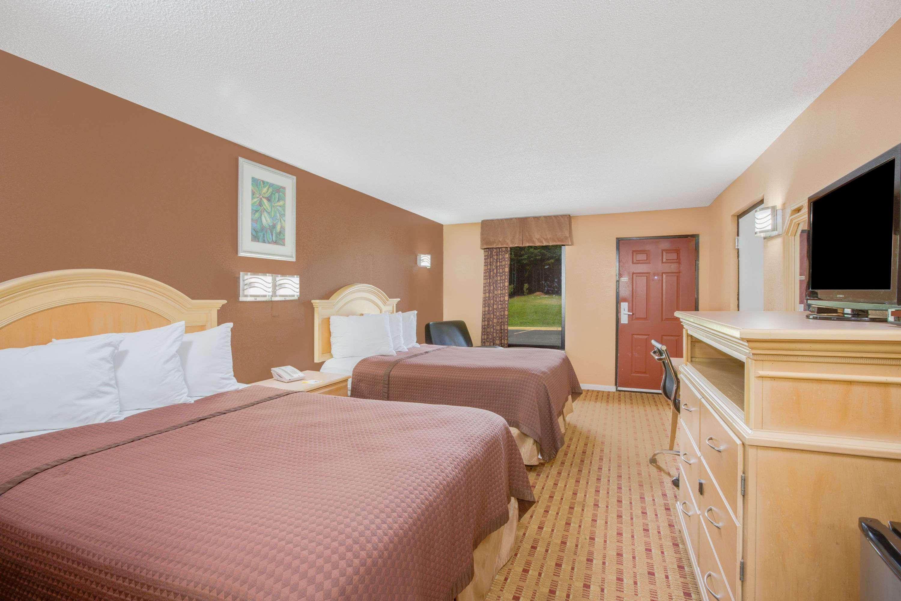Columbus Inn And Suites Exteriér fotografie