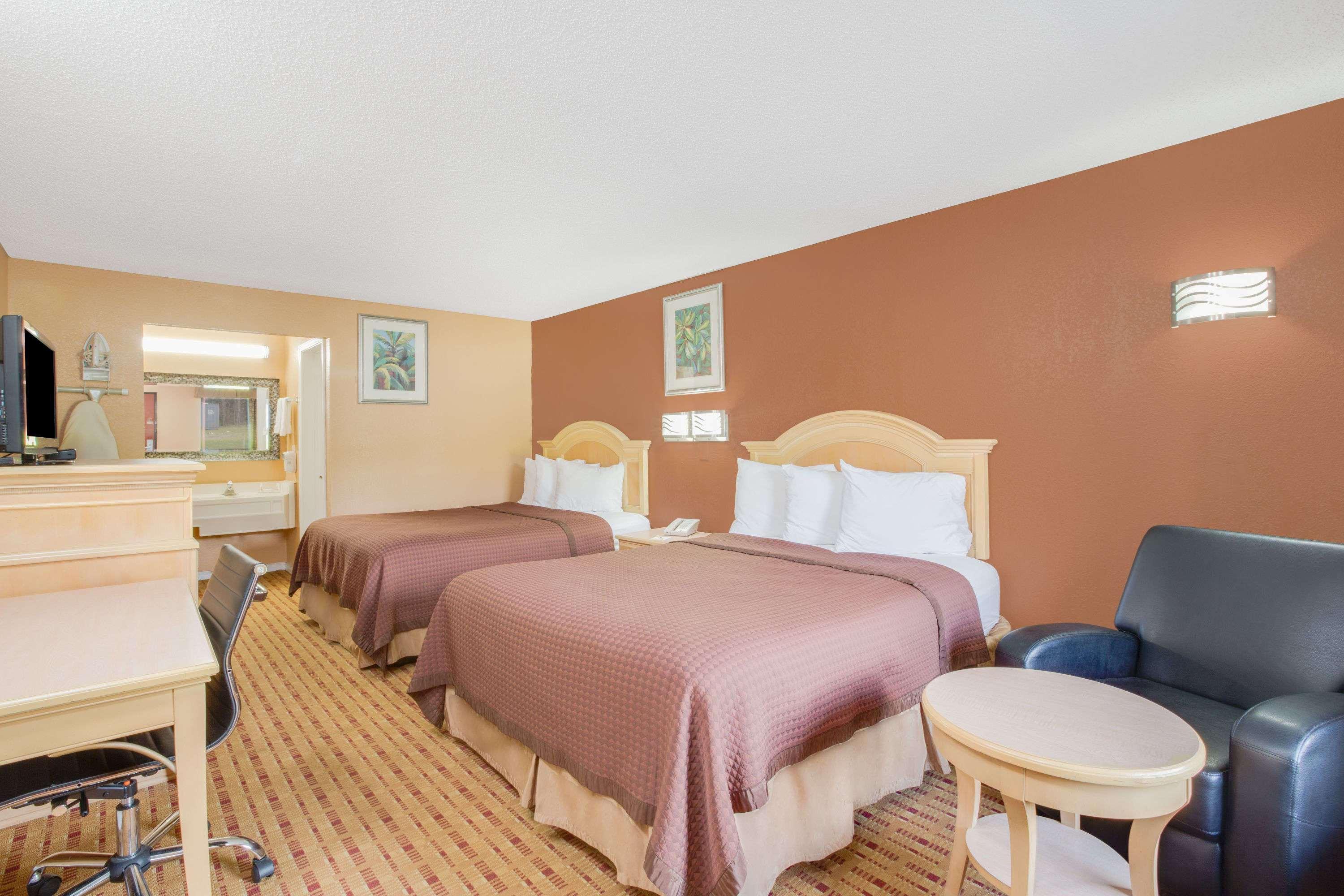 Columbus Inn And Suites Exteriér fotografie