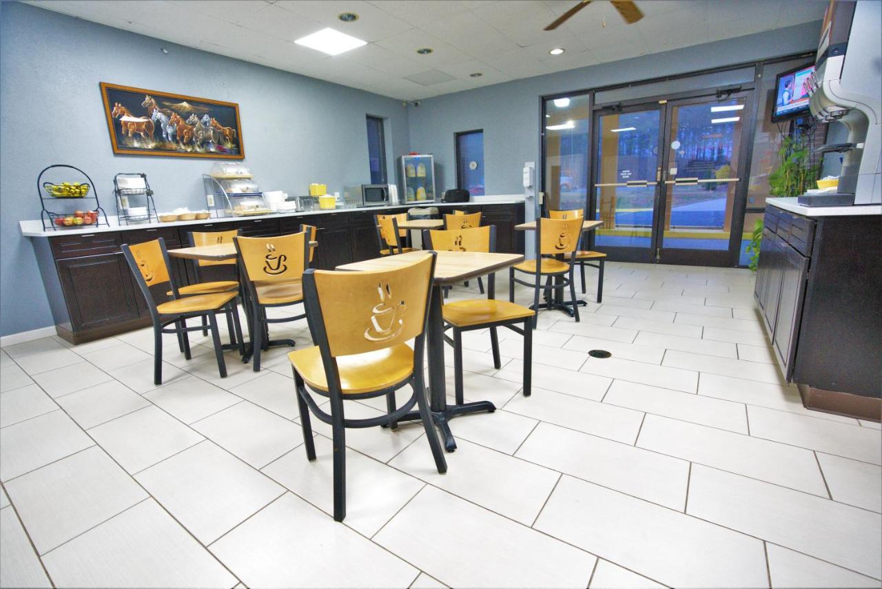 Columbus Inn And Suites Exteriér fotografie