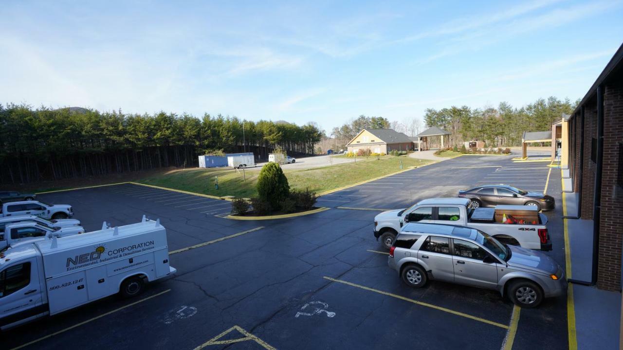 Columbus Inn And Suites Exteriér fotografie