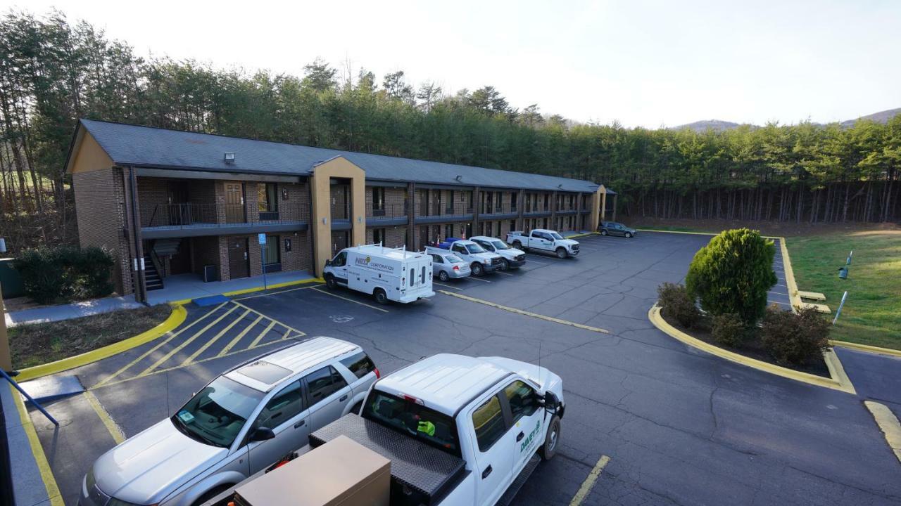 Columbus Inn And Suites Exteriér fotografie